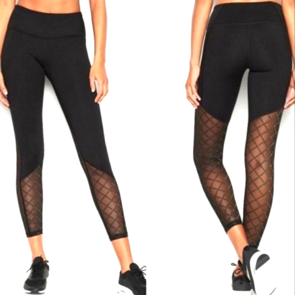 NWT Victoria Sport Knockout Leggings